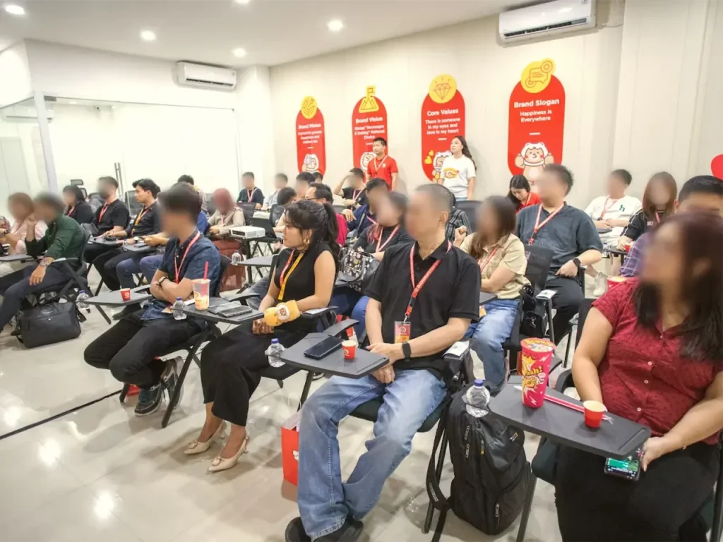 MOMOYO Perkuat Ekspansi Bisnis, Sukses Gelar Franchise Gathering di Jakarta 4 Pemaparan materi oleh Tim MOMOYO.