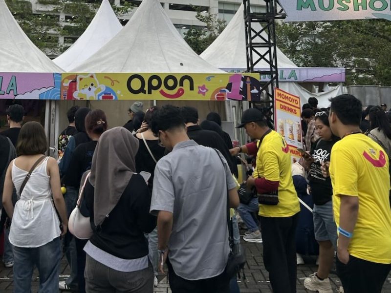 Booth QPON x MOMOYO