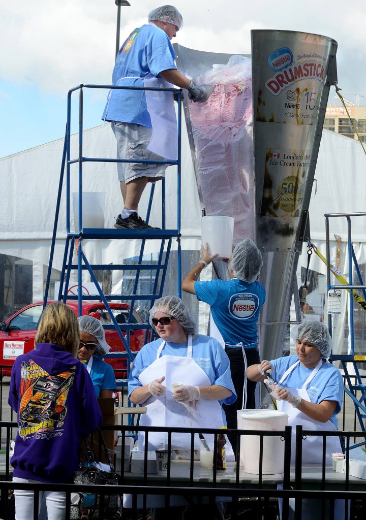 es krim raksasa di Kanada