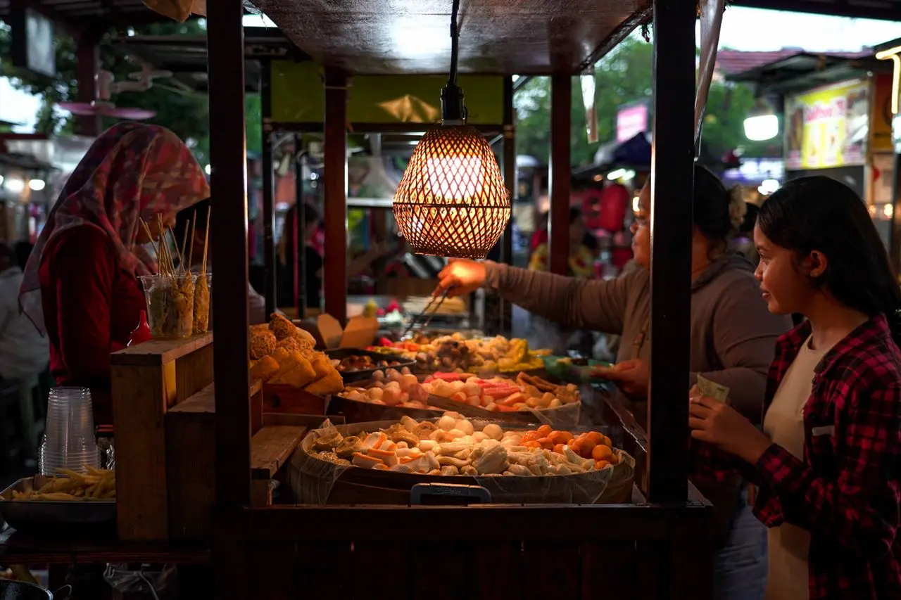 10 Bisnis yang Cepat Balik Modal, Berminat Mencoba? 10 Angkringan modern